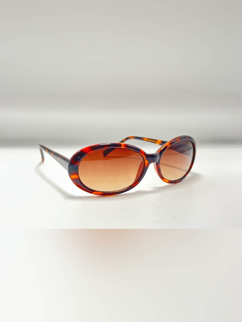 Simply Vera Wang Tortoise Oval Sunglasses Frames